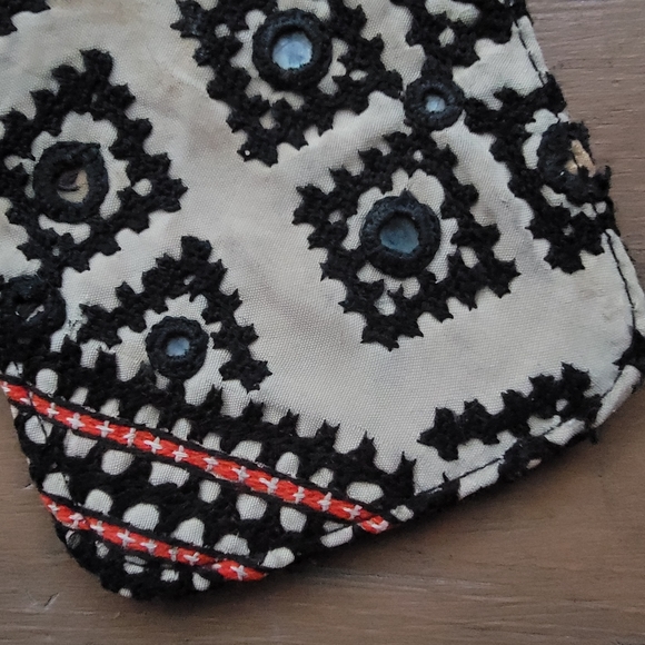 🌎👽 Free People Boho Embroidered Repurposed vtg banjara hippie Wallet card case - Picture 12 of 16